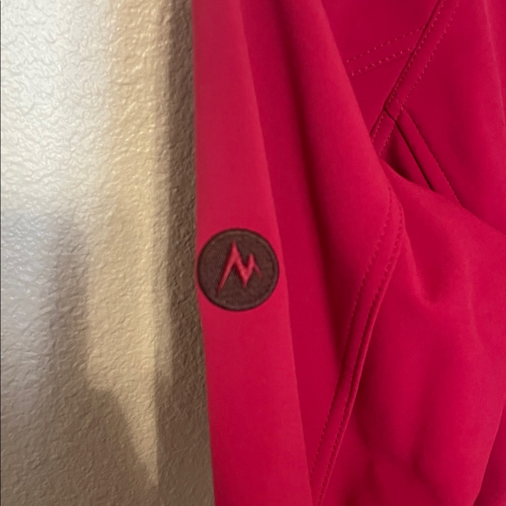 Womens Marmot lightweight shell jacket, red. - Picture 5 of 9